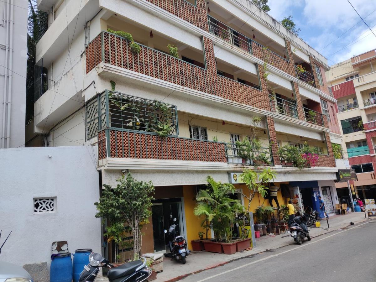Hotel Fernandes Complex Bangalore Exterior foto