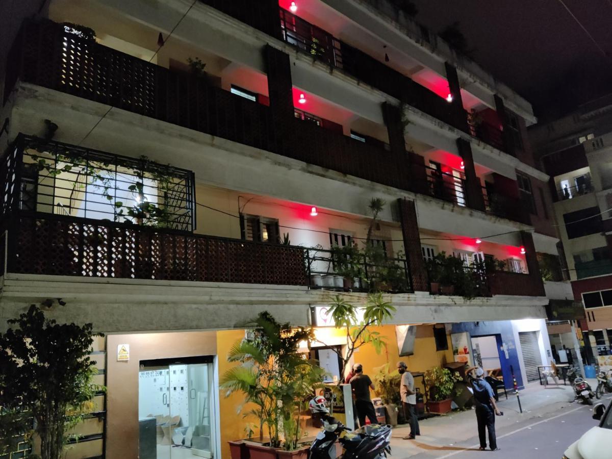 Hotel Fernandes Complex Bangalore Exterior foto